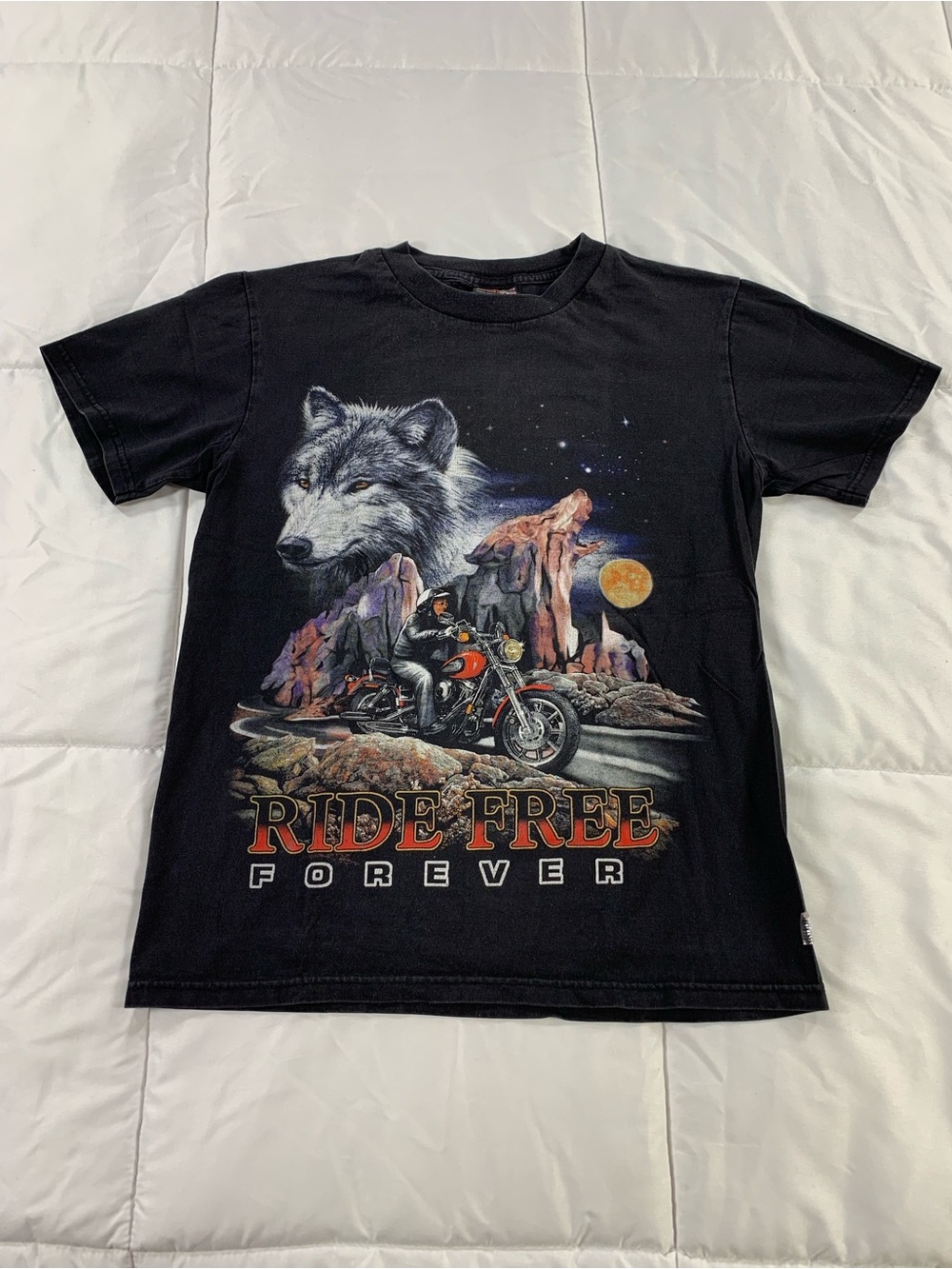 Pre loved THUNDER shirt mens size M